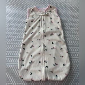 NWOT Modern Baby White & Pink Sleep Sack Floral Pattern Full Zip

Size 6-9 M